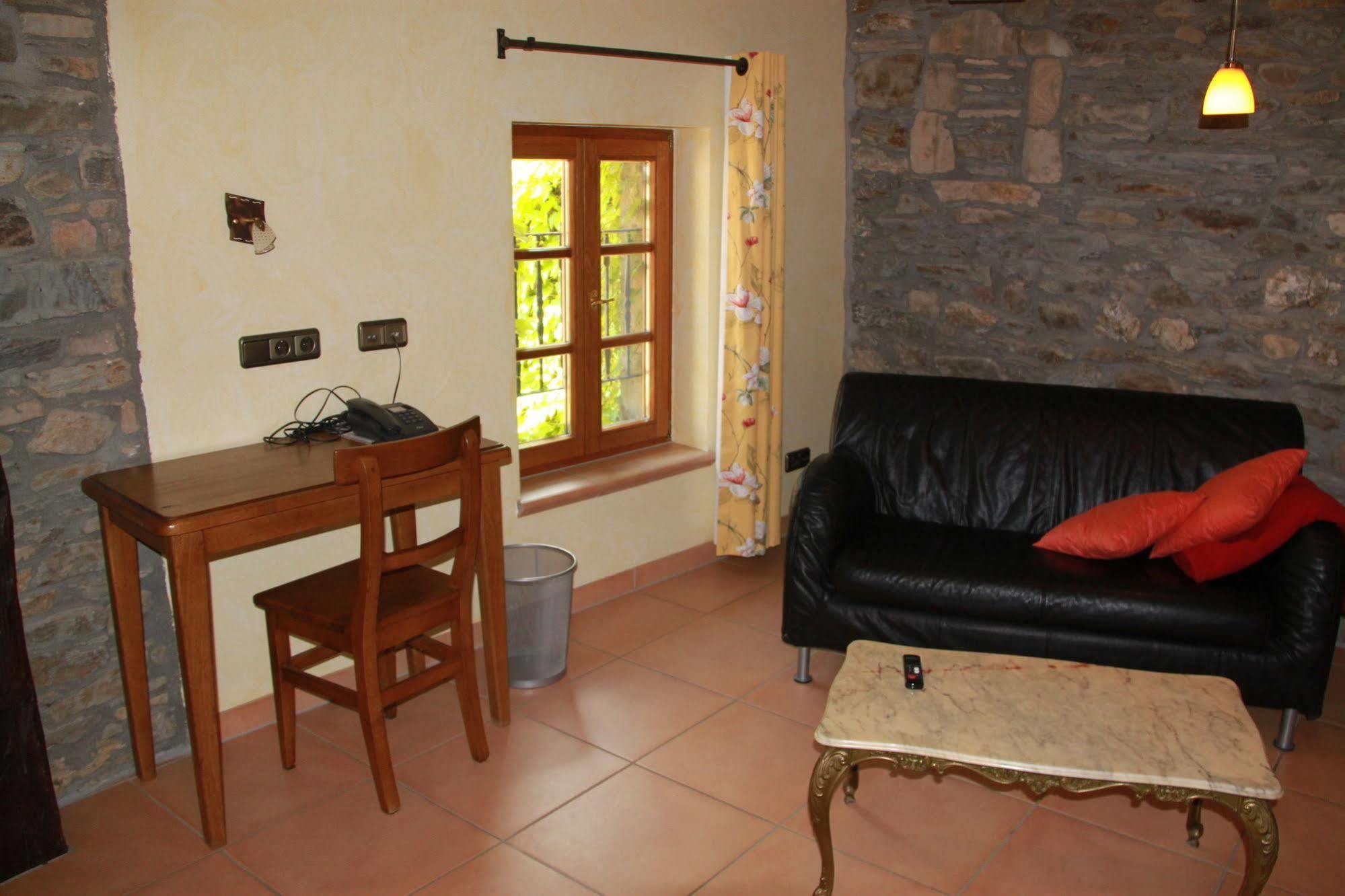Hotel Les Magnolias Curvalle Esterno foto